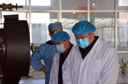 臨沂市市場(chǎng)監(jiān)督管理局副局長韓波來沂南調(diào)研口罩生產(chǎn)情況